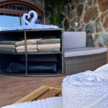 Chabela's Seaview Penthouse & Apartment