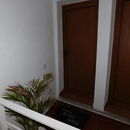 Chabela's Seaview Penthouse & * Lajita